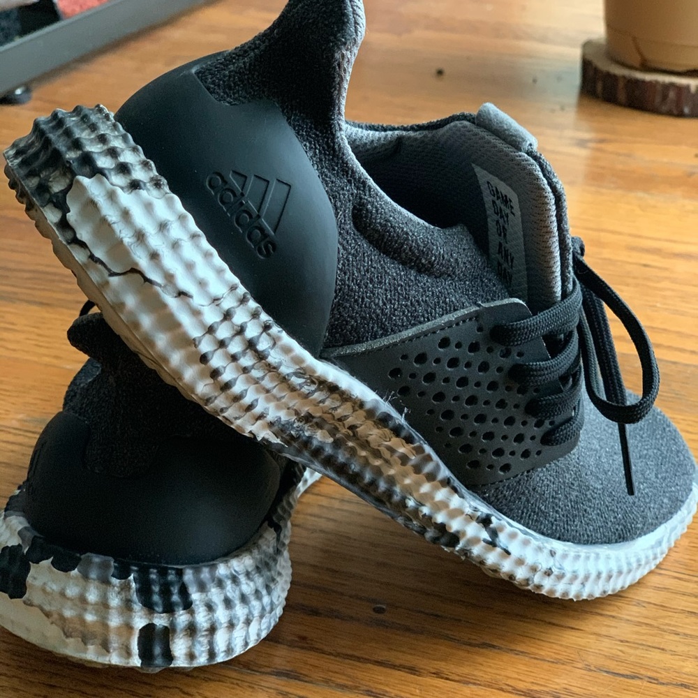 Adidas shoes size 6